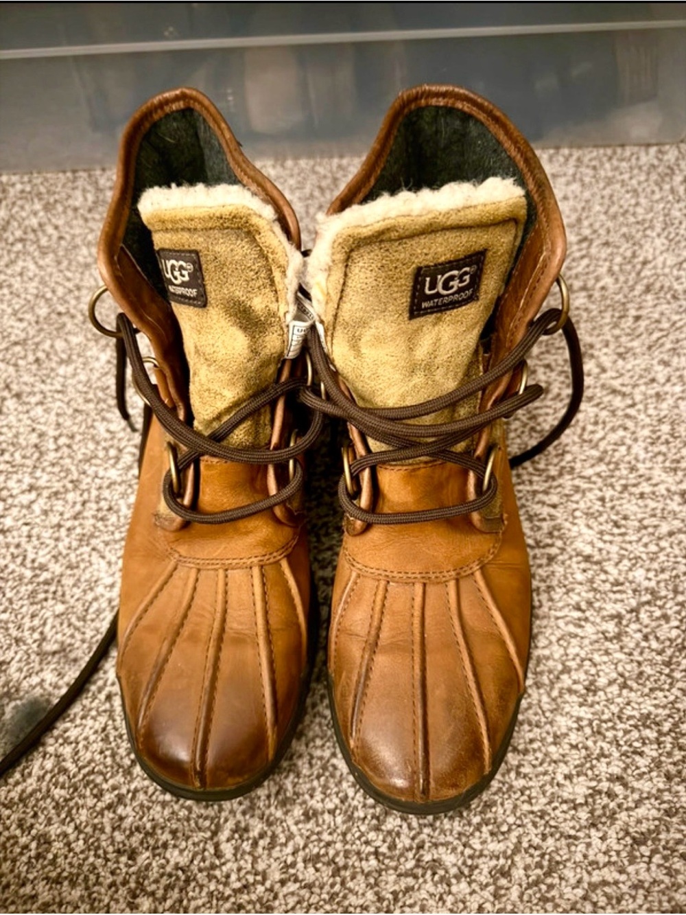 UGG Womem Brown Leather Shearling-Lined Lace-Up Boots
